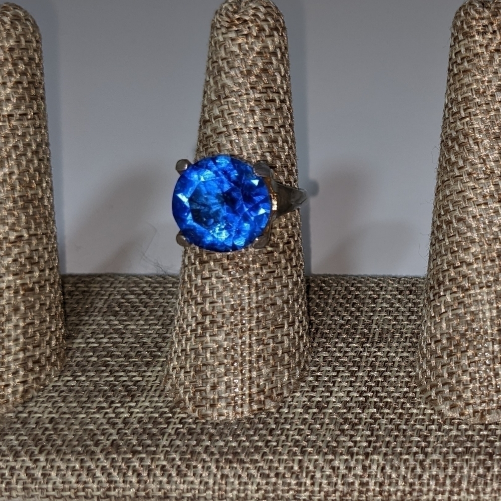 Blue Sapphire Silver Cocktail Ring - Picture 4 of 7